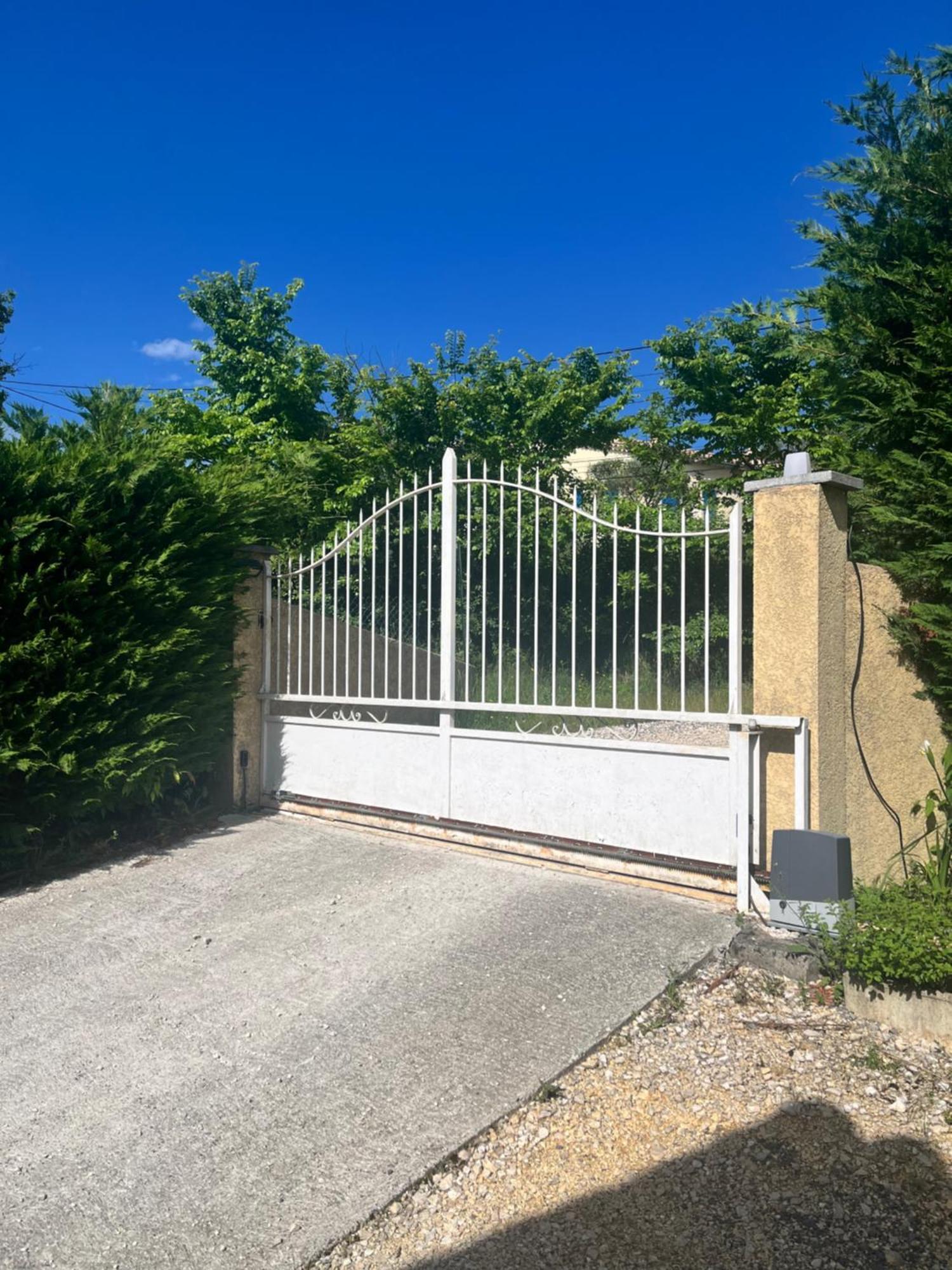 Cuisine Indépendant 2 Pers Piscine Rousson (Gard)