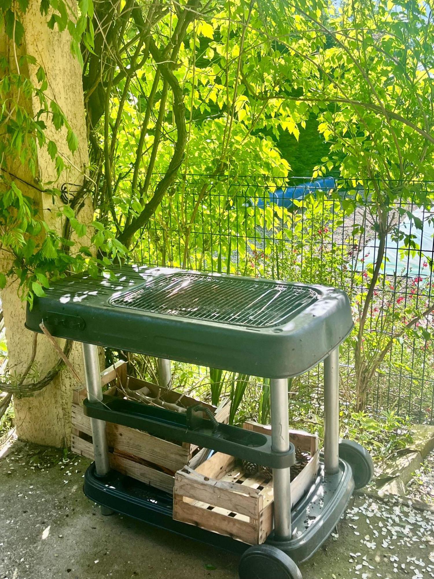 Cuisine Indépendant 2 Pers Piscine * Rousson (Gard)